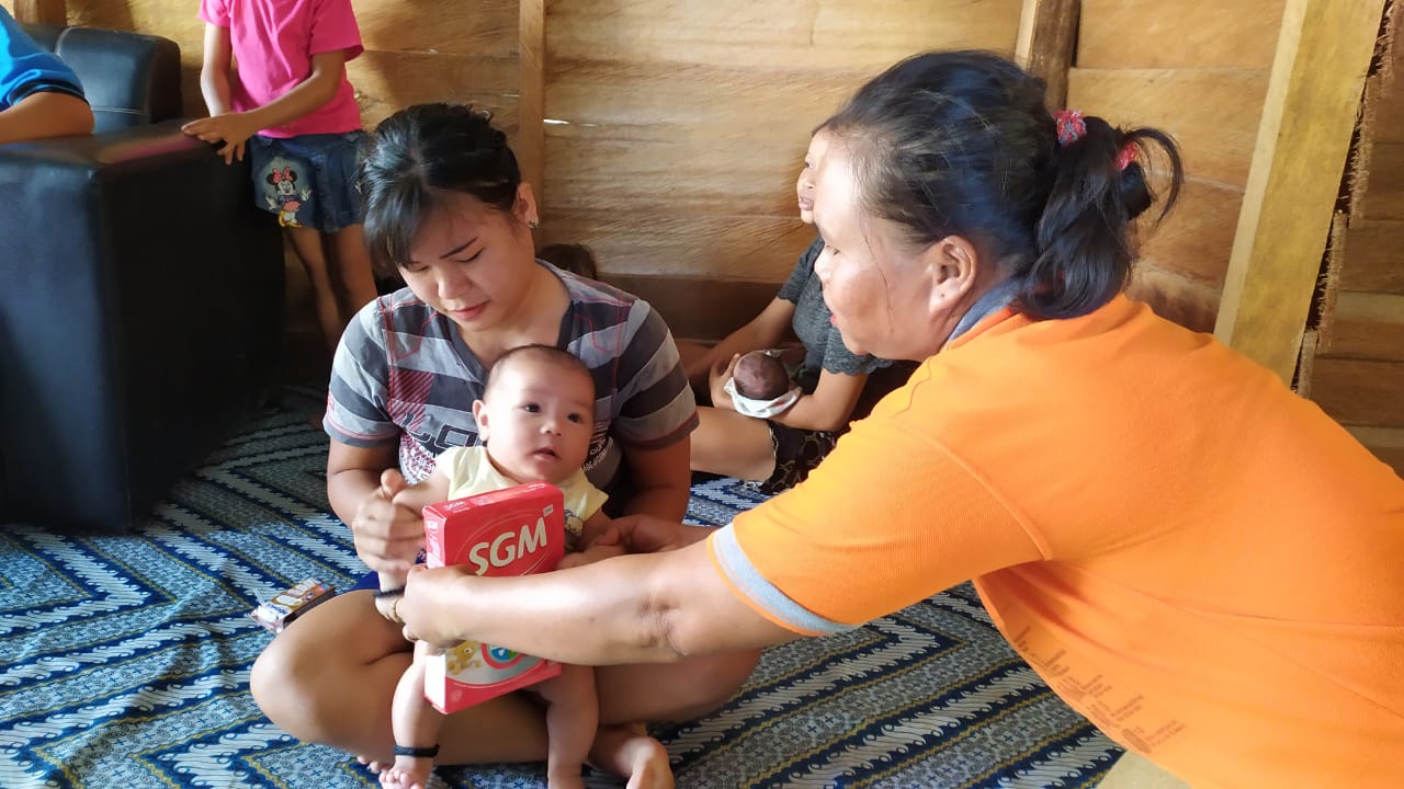 Cegah Stunting, TP-PKK Mampai Jaya Begikan Makanan Tambahan Balita