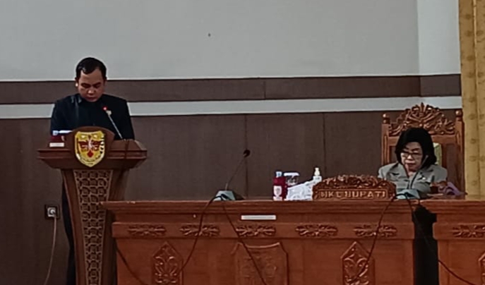 Fraksi Pendukung DPRD Gunung Mas Beri Saran dan Masukan Untuk Enam Ranperda